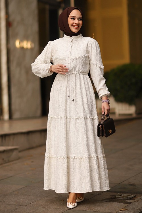 Şerit Dantelli Beli İpli Keten Tesettür Elbise Ekru