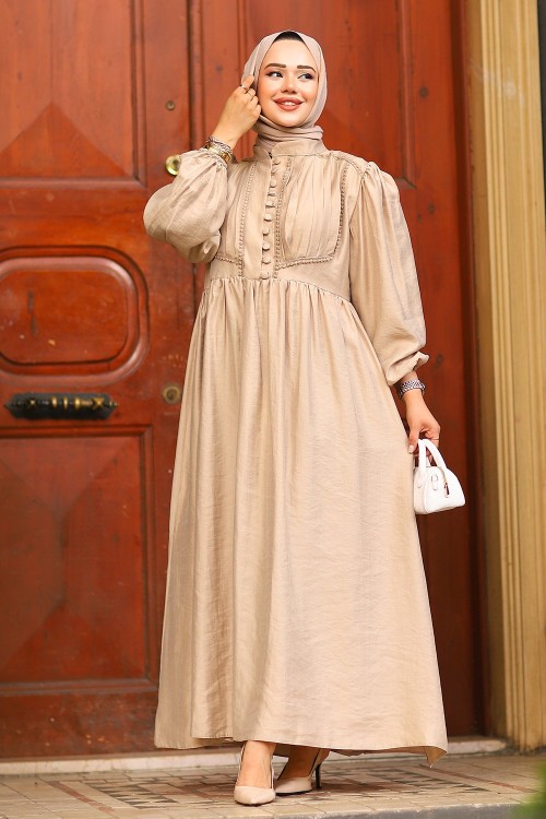 Güpür ve Düğme Detaylı Elbise Bej